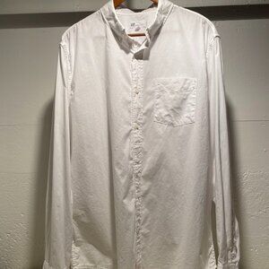 Gap Men's Standard Fit Classic Button Down Shirt